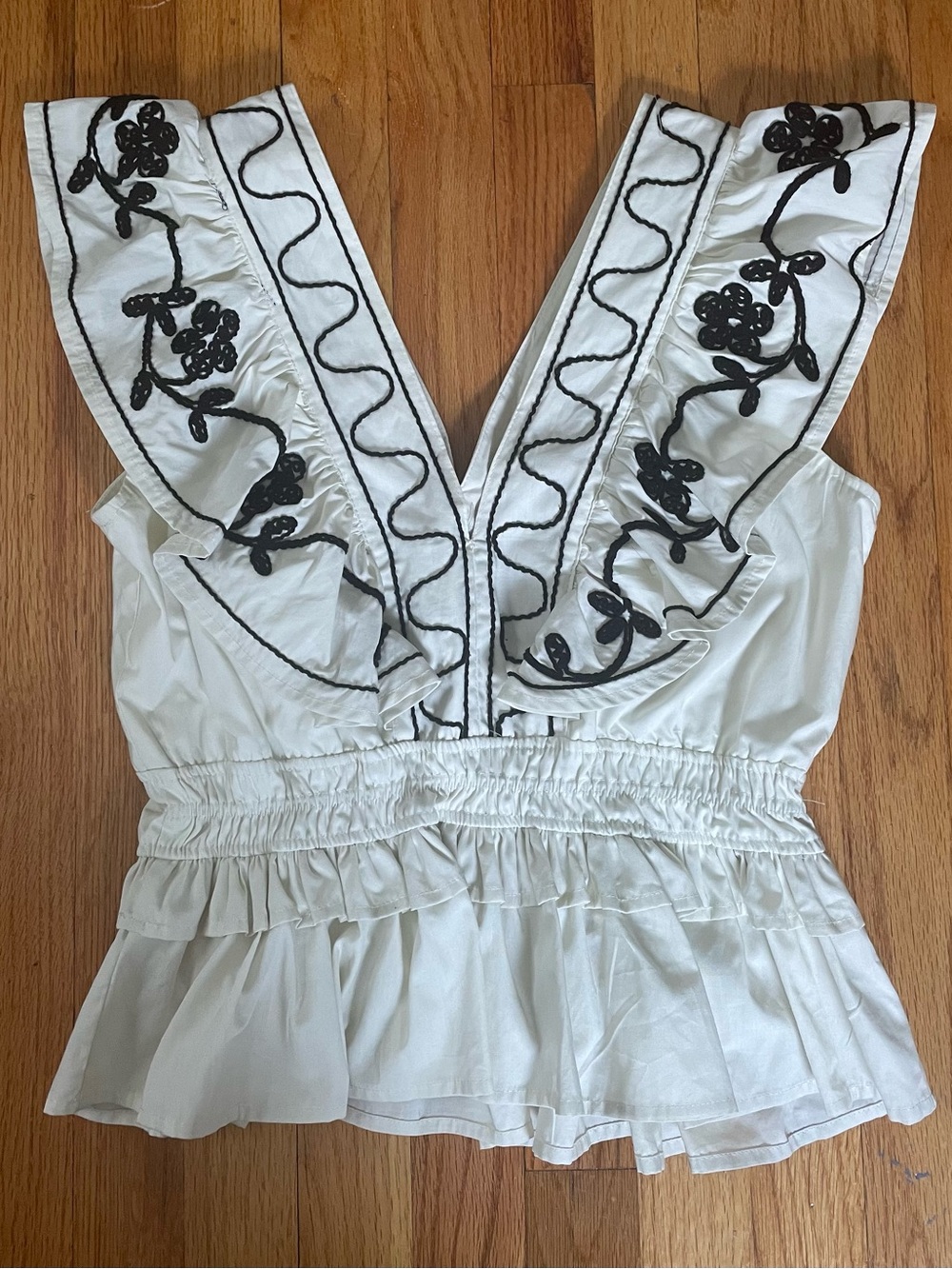 Laurel Grey Embroidered Ruffle V‑Neck Peplum Smock Style Blouse Women’s Size M
